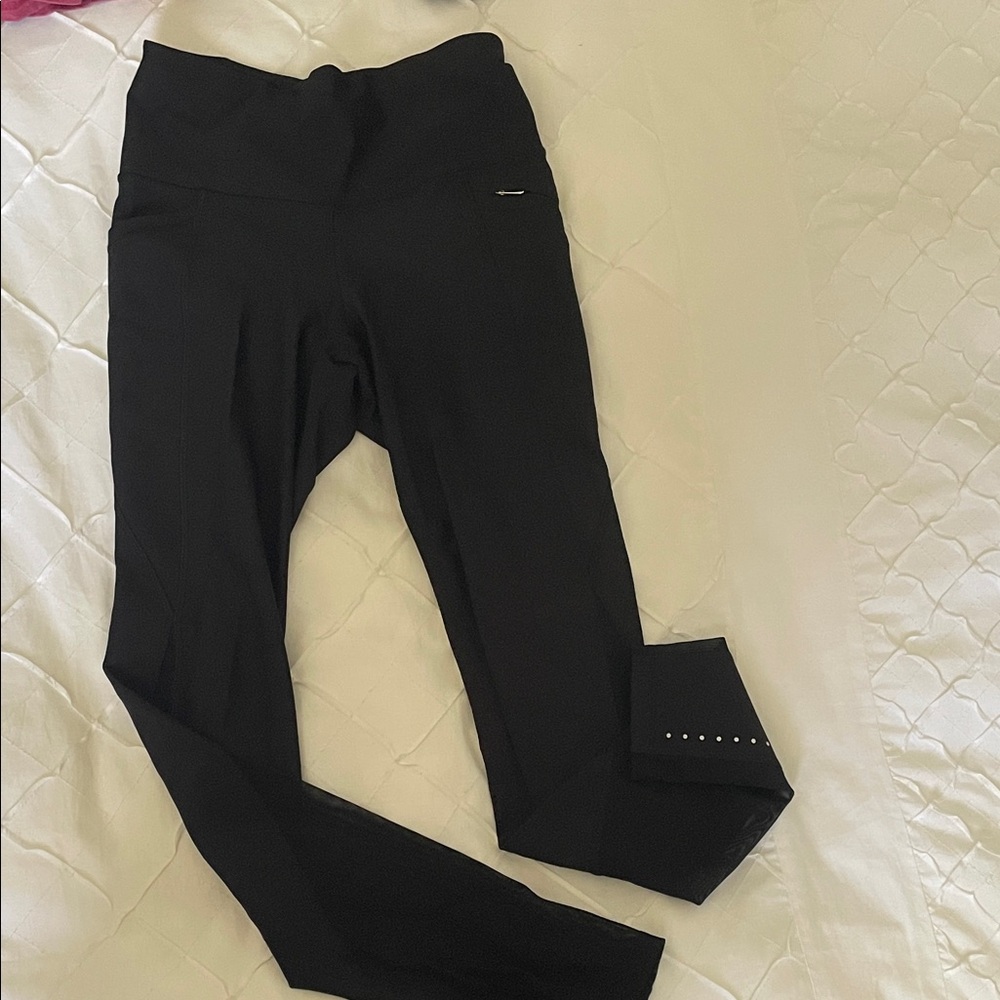 Old Navy black leggings with pocket